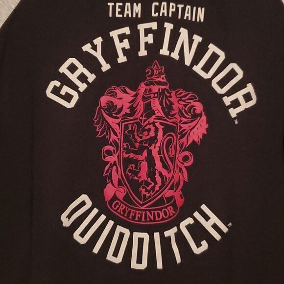 Harry Potter Gryffindor Quidoitch Team Captain Jersey Size Medium - Picture 3 of 7